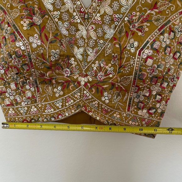 Gold Indian Lehenga and Choli - Picture 4 of 8